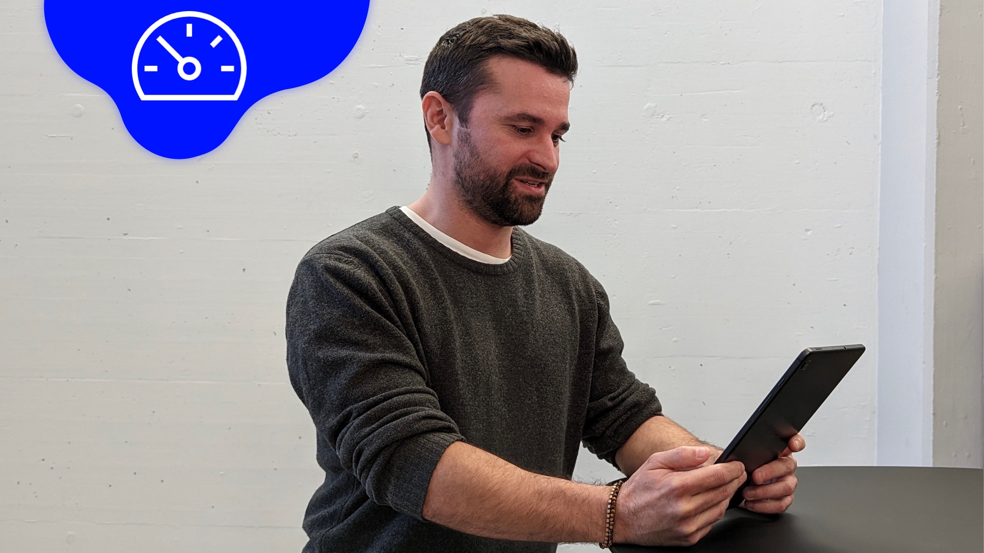 Marco sucht die richtige Internetgeschwindigkeit für sein Tablet
